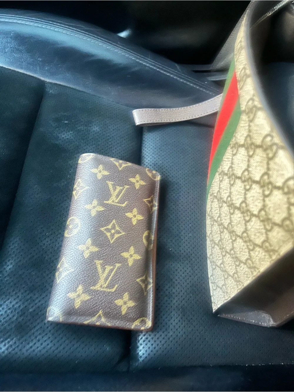 Like new authentic Louis Vuitton Brown Monogram Leather Card & Money Holder